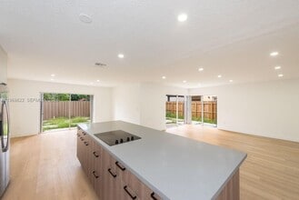 Building Photo - 13912 SW 103rd Ln