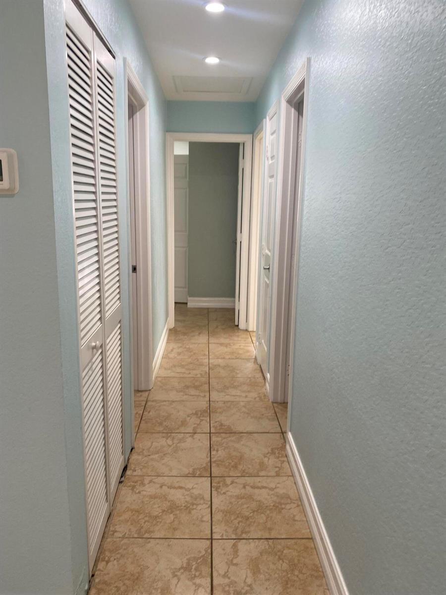 Building Photo - 3436 Housatonic Dr