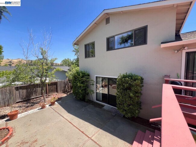Building Photo - 212 Mountaire Cir