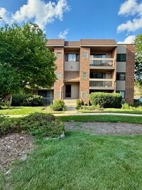 Building Photo - 1322 E Ports O Call Dr