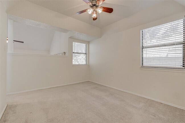 Building Photo - 10002 Talleyran Dr