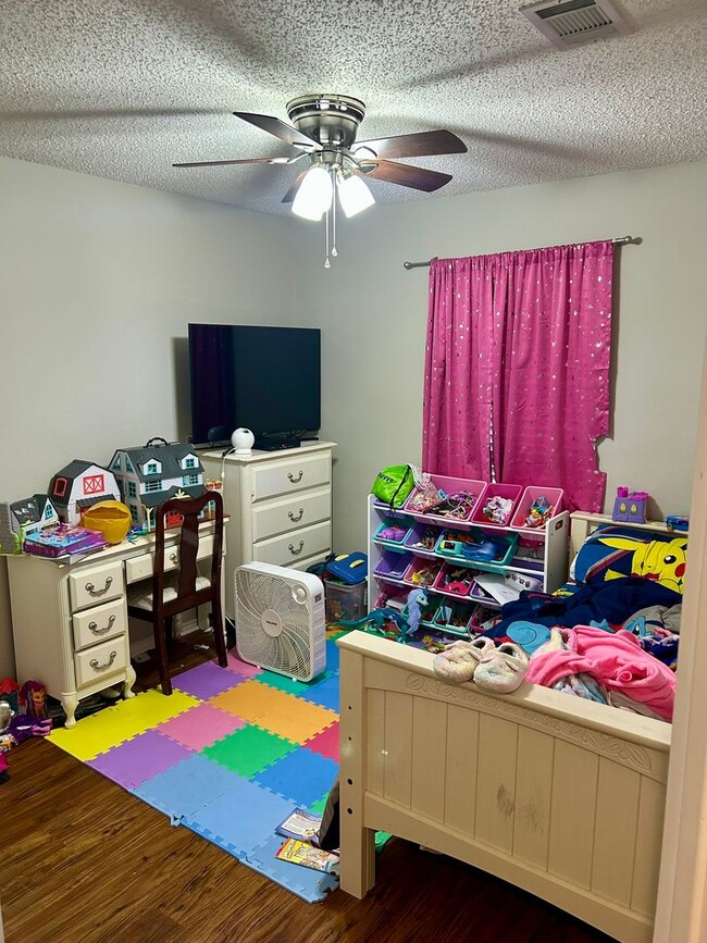 Building Photo - HOME AVAILABLE IN CENTRAL HEIGHTS!!! NO PETS!!