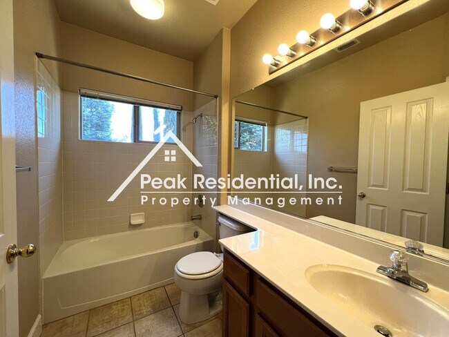 Building Photo - Spacious Anatolia 6bd/3.5ba Home with 5 Car Garage