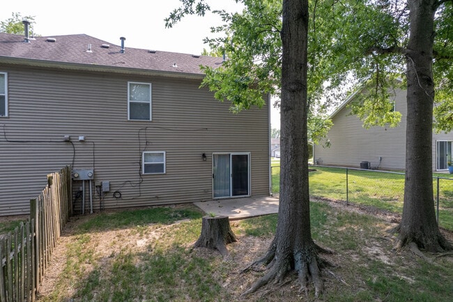 Building Photo - 4919 W Millbrook Dr