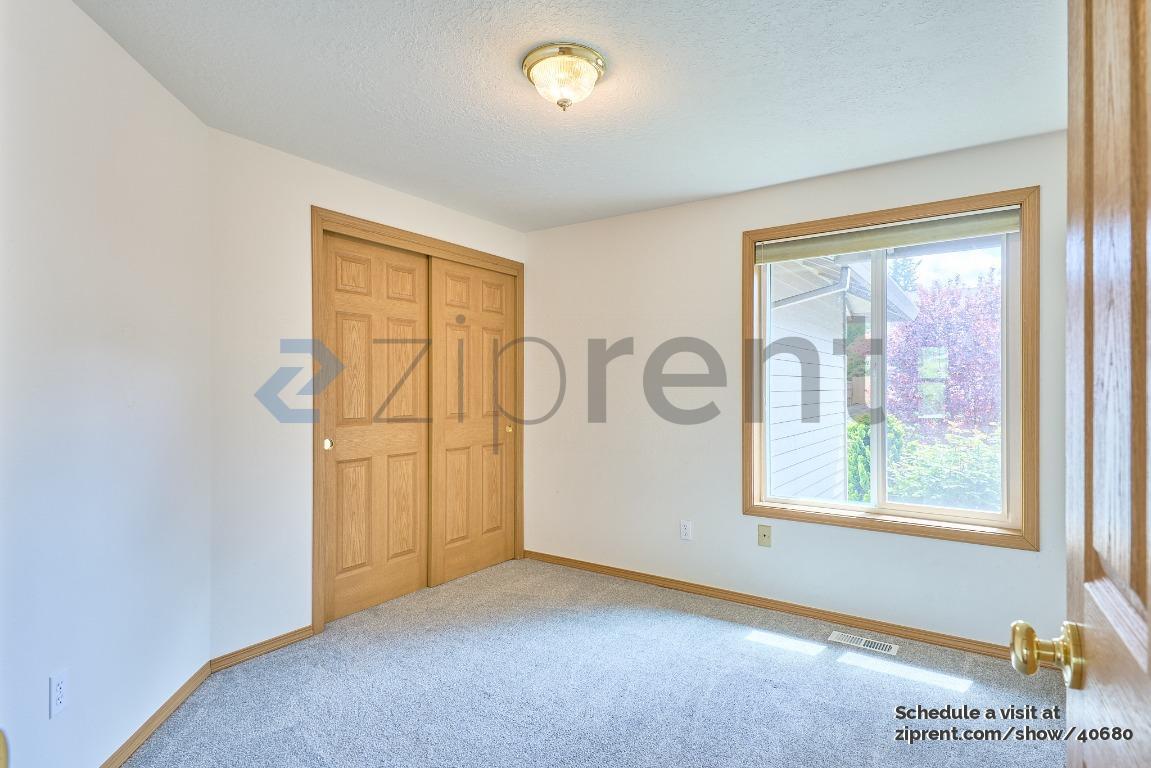 Building Photo - 13634 Barclay Hills Dr
