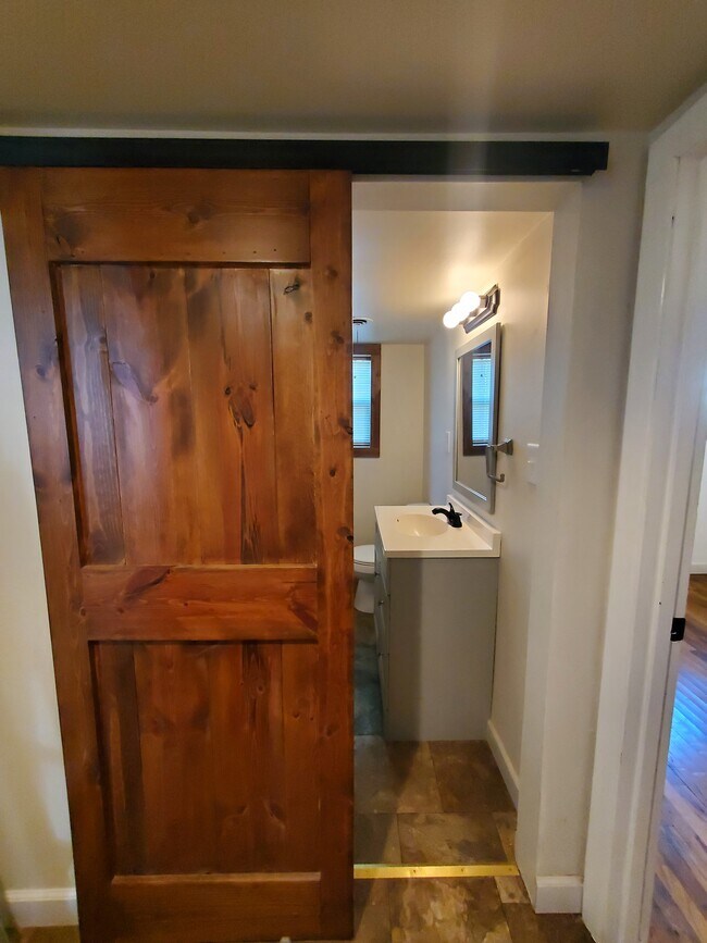 Building Photo - 2302 E Rosser Ave