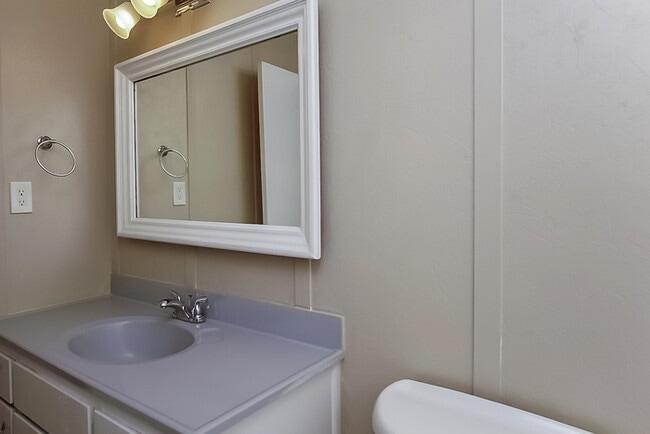 Building Photo - Stunning 2-Story Home