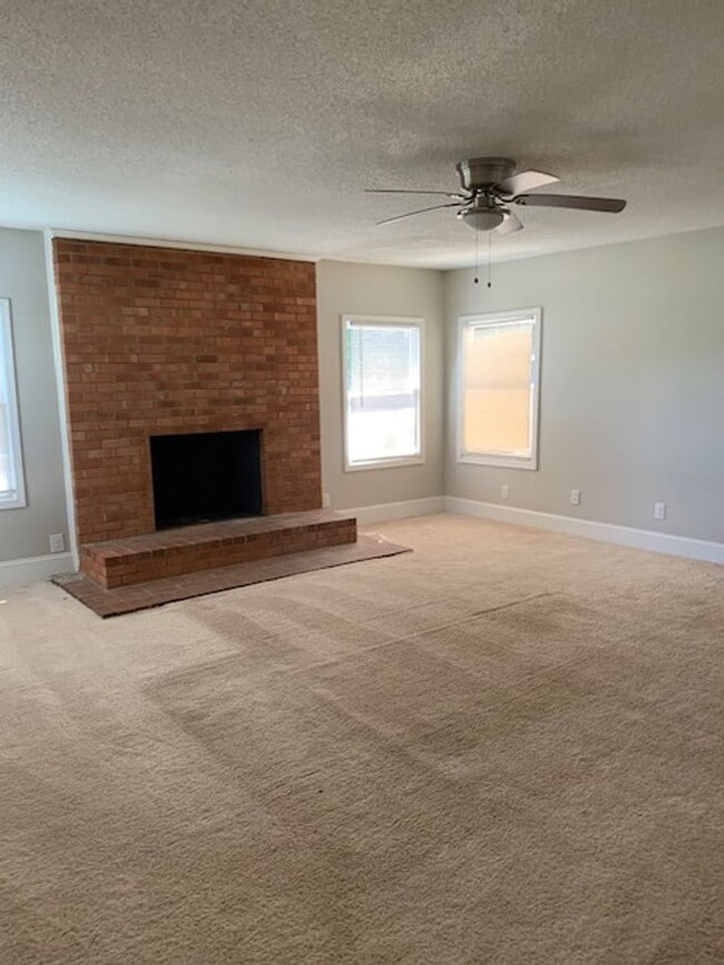 Building Photo - 1205 W Hwy 11