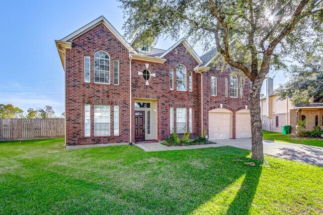 Building Photo - Discover the epitome of suburban living in this exquisite home, nestled on a peaceful cul-de-sac ...