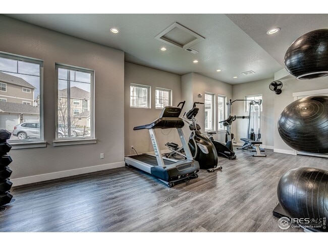 Building Photo - 4662 Hahns Peak Dr