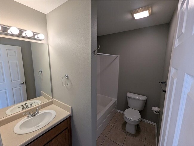 Building Photo - 840 Ash Ct