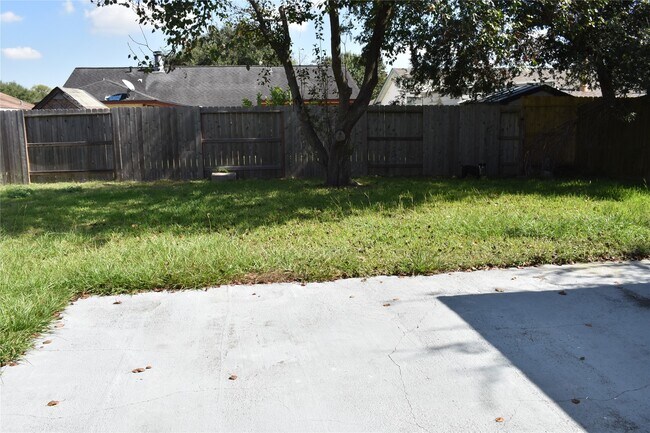 Building Photo - 7215 Caracas Dr