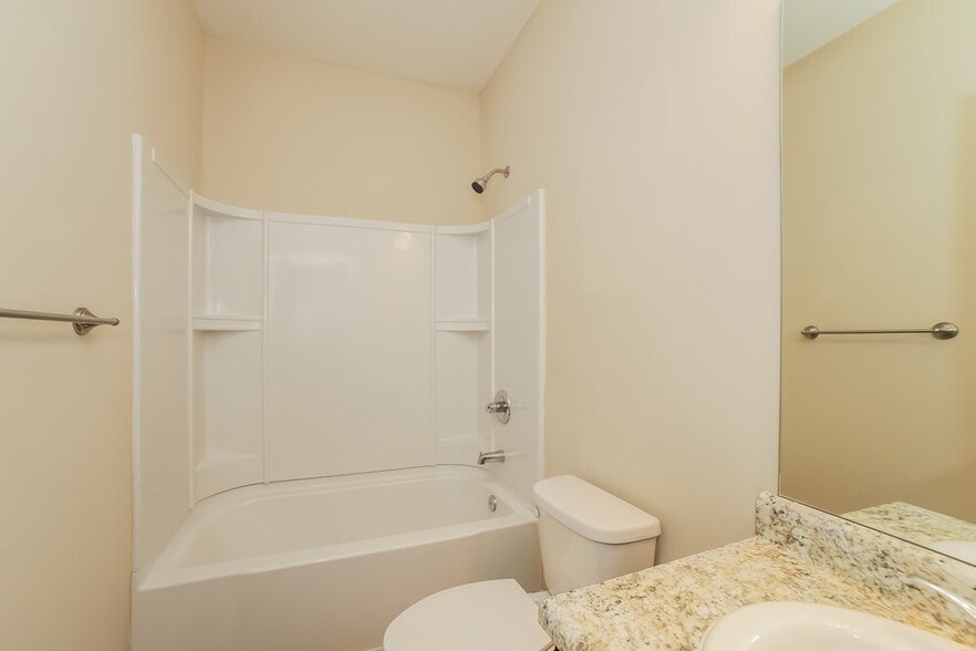 Building Photo - 408 Shady Glen