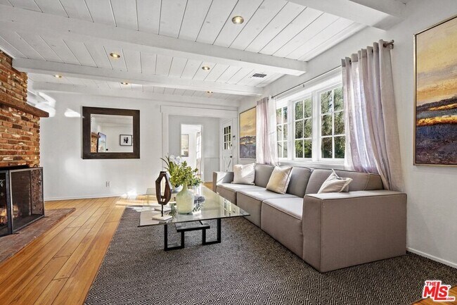 Building Photo - 23057 Sylvan St