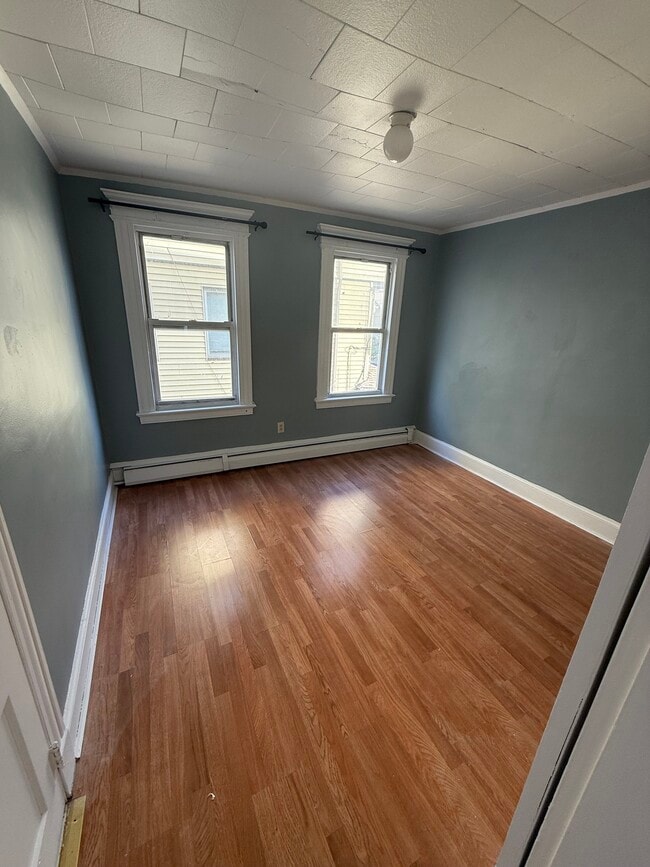 Building Photo - 76 Lounsbury Ave