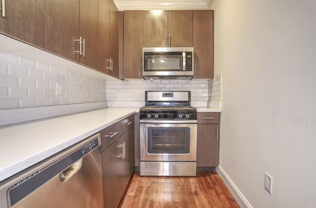 Building Photo - 4401 BERGENLINE Ave