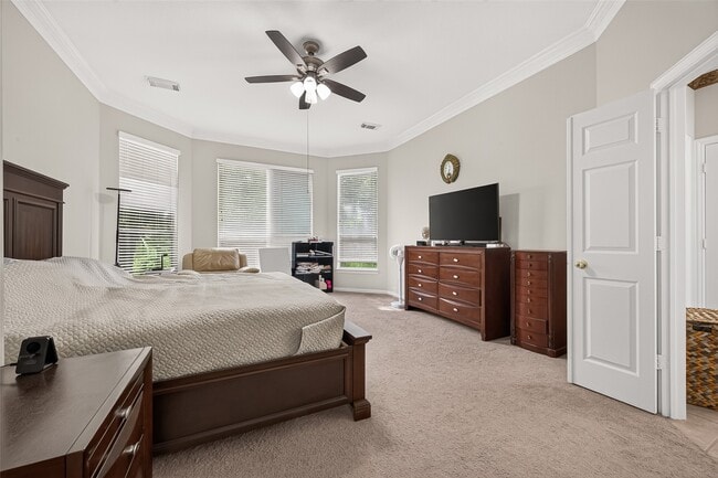 Building Photo - 214 Kentwood Ridge Ct