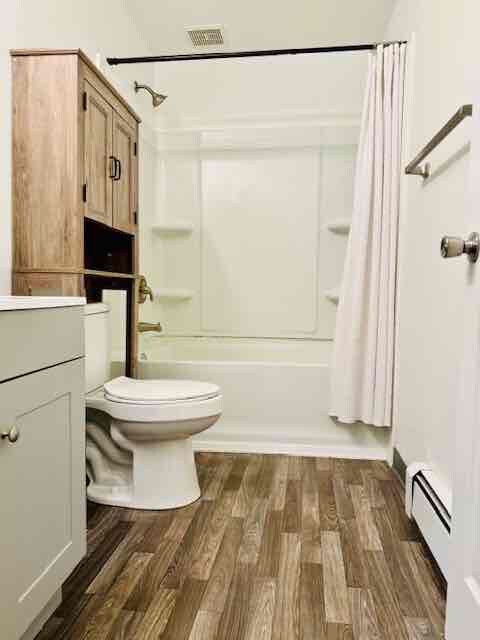 Building Photo - 227 E 12th Ave