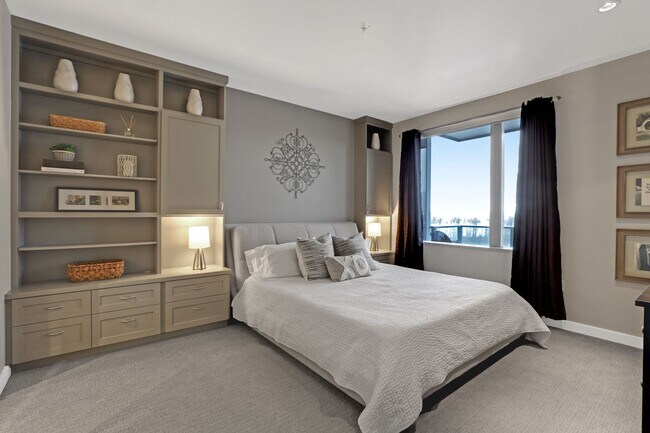 Building Photo - Elegant South Waterfront with 2 Parking Sp...