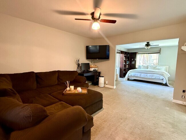 Building Photo - Ranch Style Home in Rancho Pondarosa Community