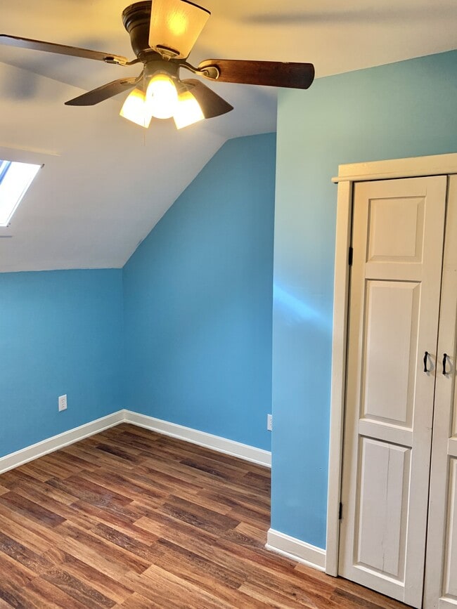 Building Photo - 855 Mann Hill Rd