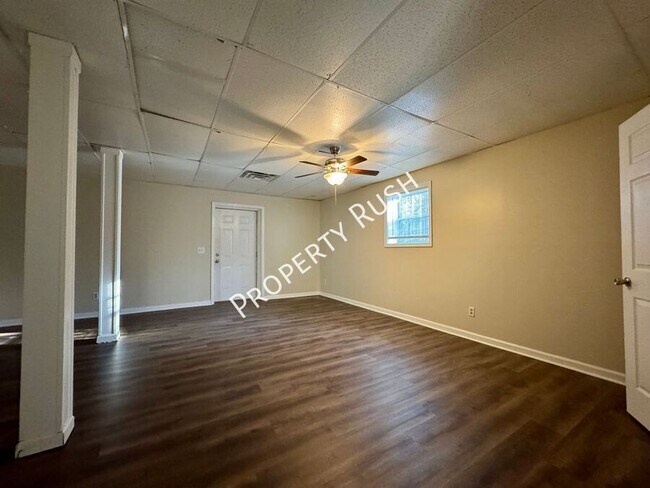 Building Photo - 4320 Ohls Ave