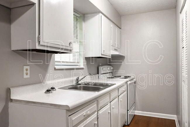 Building Photo - 12513 E Orell Rd