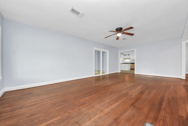 Building Photo - 6214 Diamond Ct