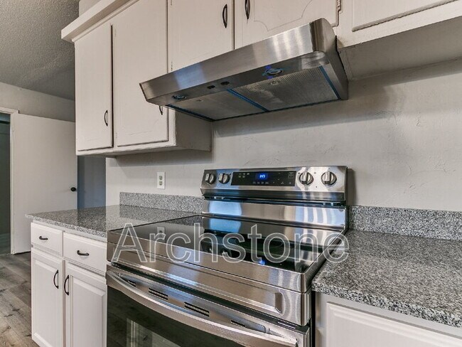 Building Photo - 401 NW 86th St