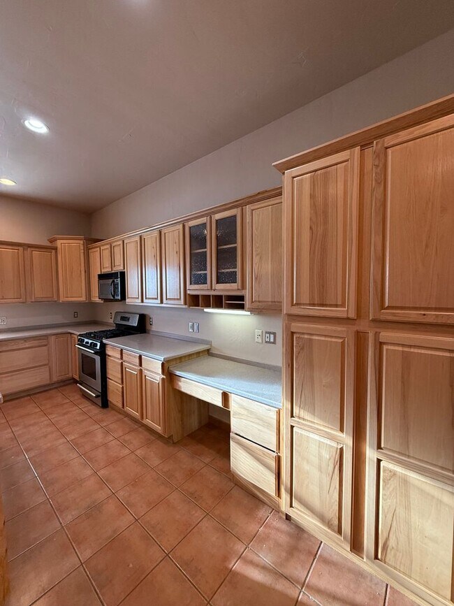 Building Photo - 3878 Stoneybrook Cir