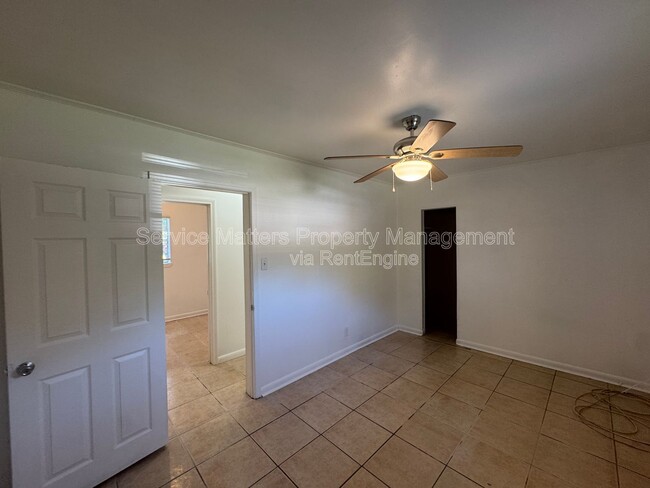 Building Photo - 714 N 48th Ave