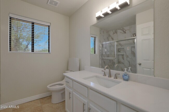 Building Photo - 501 E Desert Hills Estate Dr