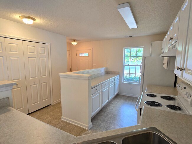 Building Photo - 5641 Fellowship Dr