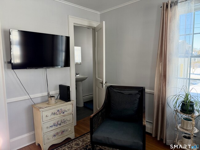 Building Photo - 43 Neck Rd