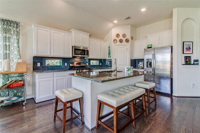 Building Photo - 117 Star Jasmine Cove