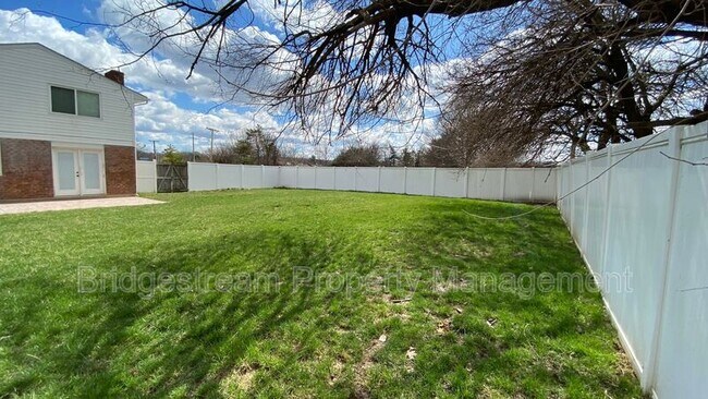 Building Photo - 7701 Timbercrest Dr