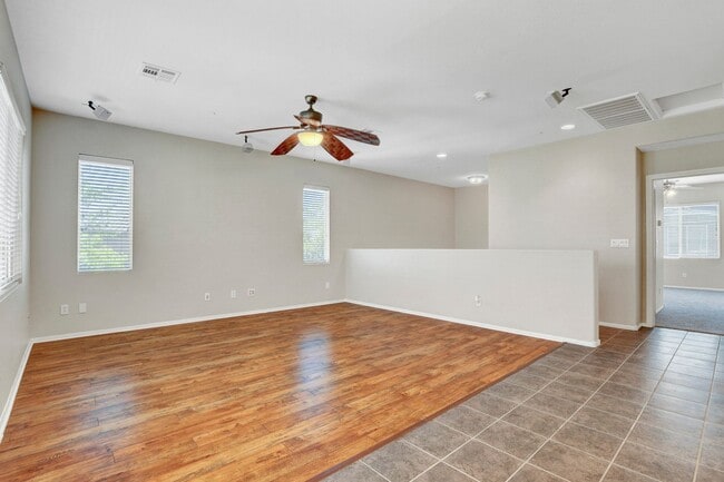 Building Photo - 3 Bedroom Split Level Home in Centennial H...