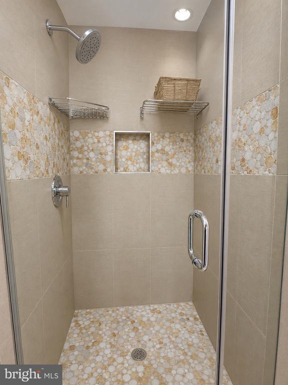 Building Photo - 7327 Yates Ct