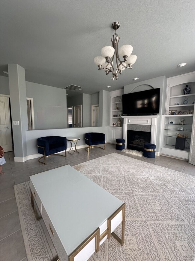 Building Photo - Beautiful Golf Course Home Located on a Cul de Sac