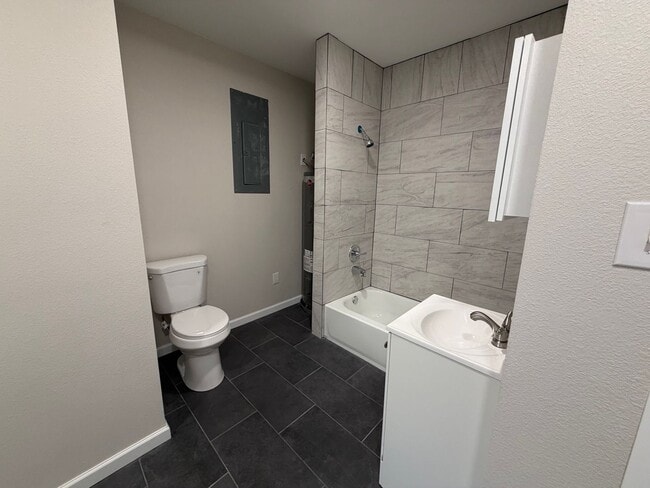 Building Photo - Now Available! 3 Bed/2 Bath Newly Built House