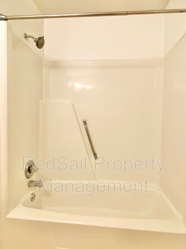 Building Photo - 1055 Still-Harbor Cir