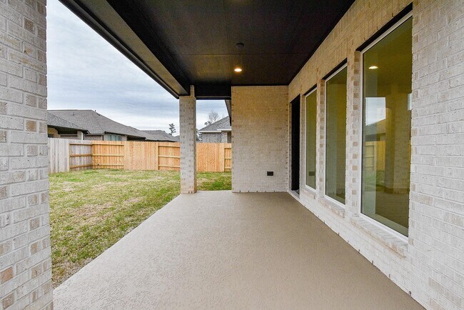 Building Photo - 611 Sand Branch Dr