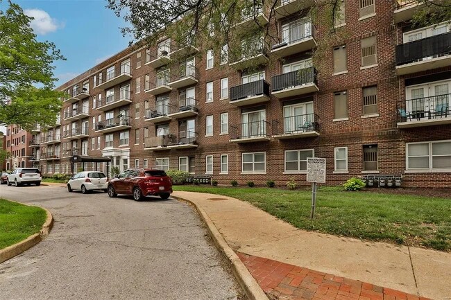 Building Photo - 5630 Pershing Ave