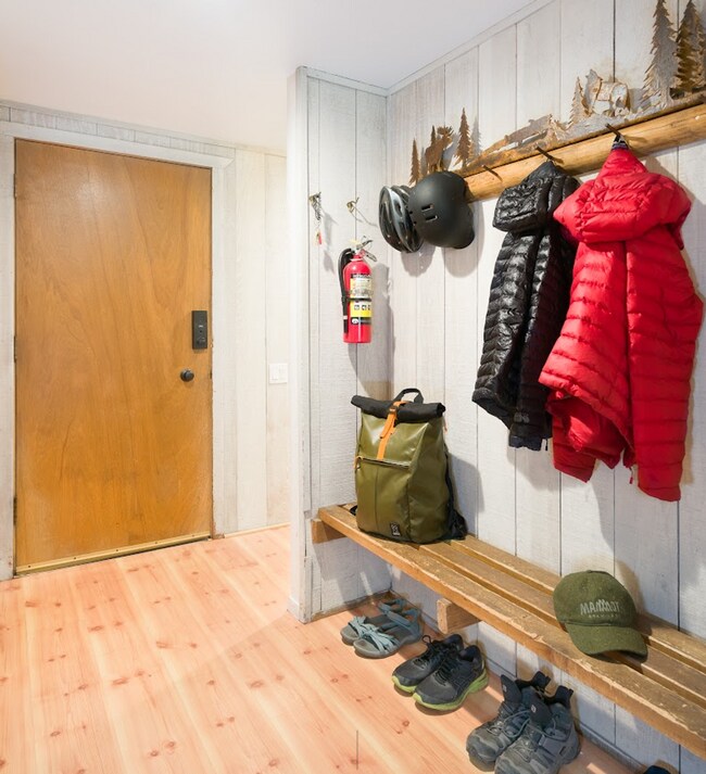 Building Photo - Horizon IV – Fully Furnished 1 Bedroom + Loft Condo | Flexible Lease Terms | Mammoth Lakes