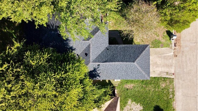 Building Photo - 4514 Oak Shadows Dr