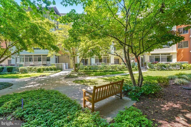 Building Photo - 14809 Pennfield Cir