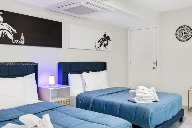 Building Photo - 418 SE 3rd Terrace