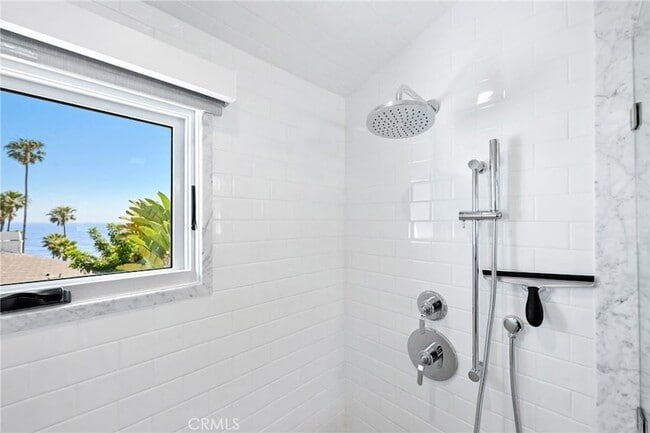 Building Photo - 360 Cliff Dr