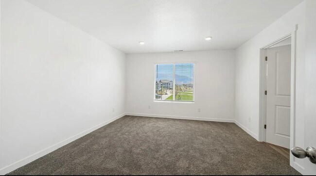 Building Photo - 241 N Salty Ln