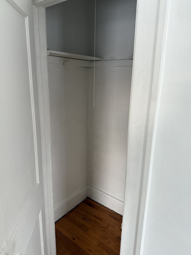 Bedroom Closet - 18939 Meier St